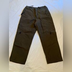 Brittania Men’s Green Nylon Hiking Pants  Size 34x30 Grunge, Y2K, 90’s Retro